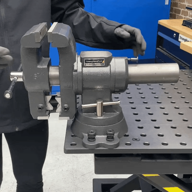 Vise with 360° Rotating Jaw & Base, 16 mm Mounting