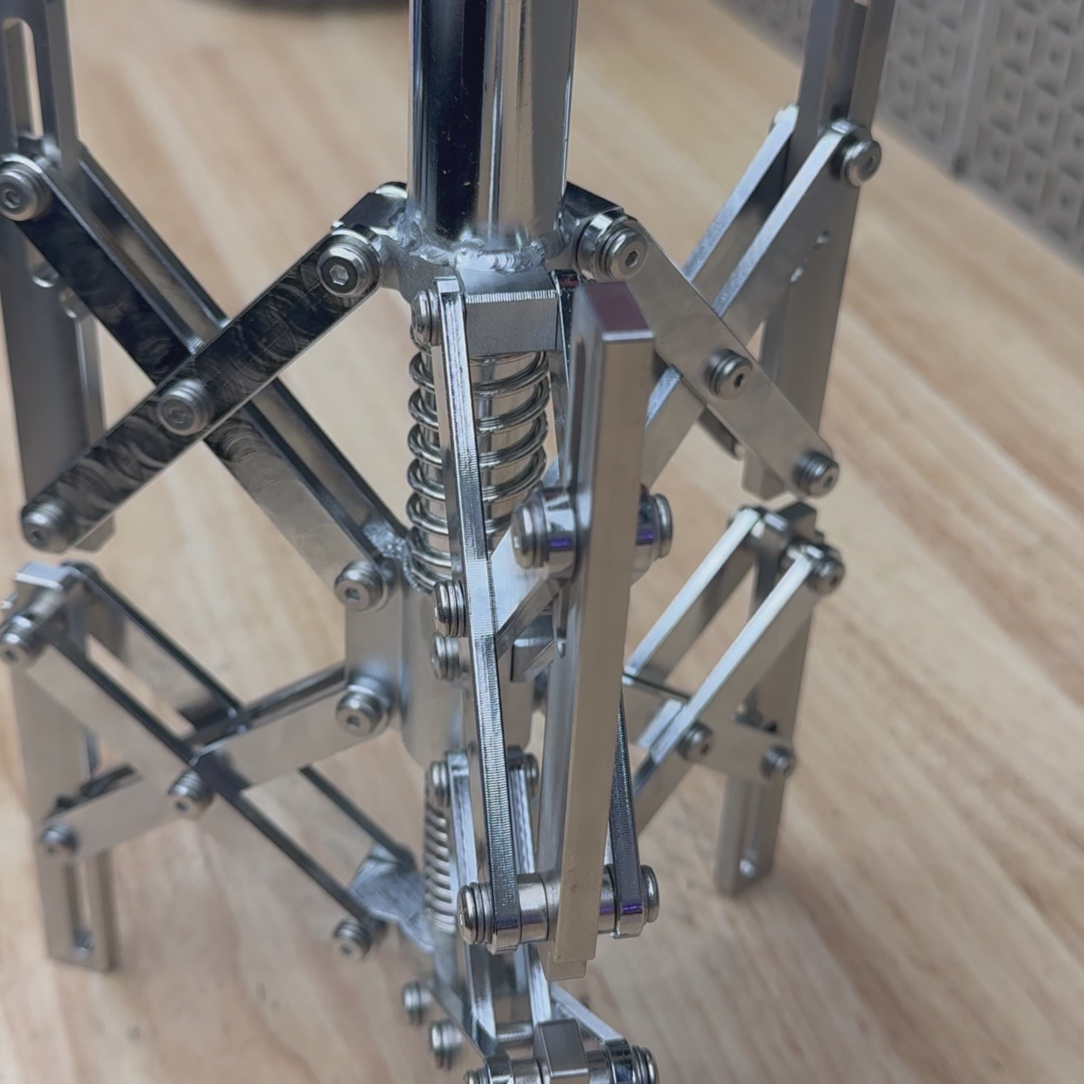 Load video: "The Spider" Internal Pipe Fit-Up Clamps